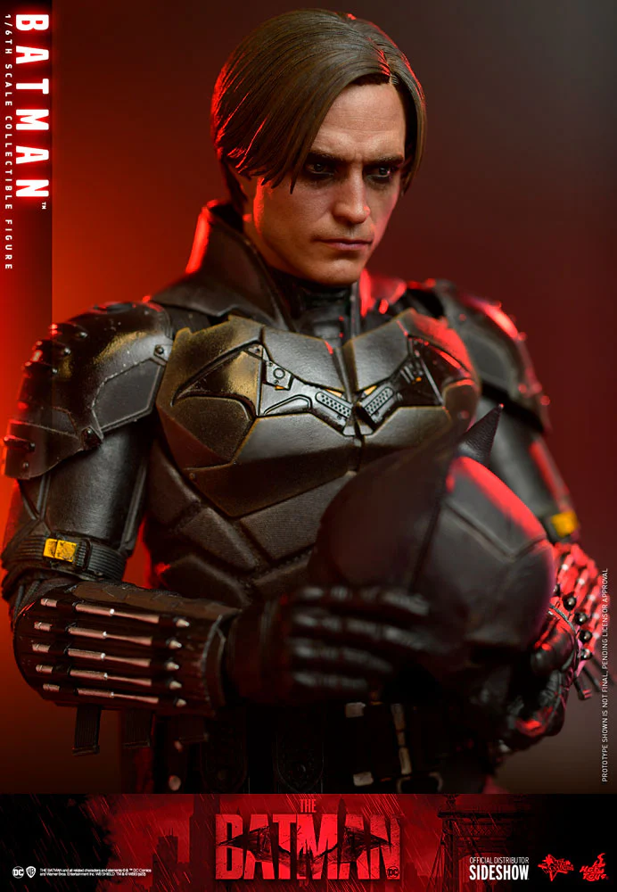 Batman (The Batman) Hot Toys Sixth Scale Figure - Image 3