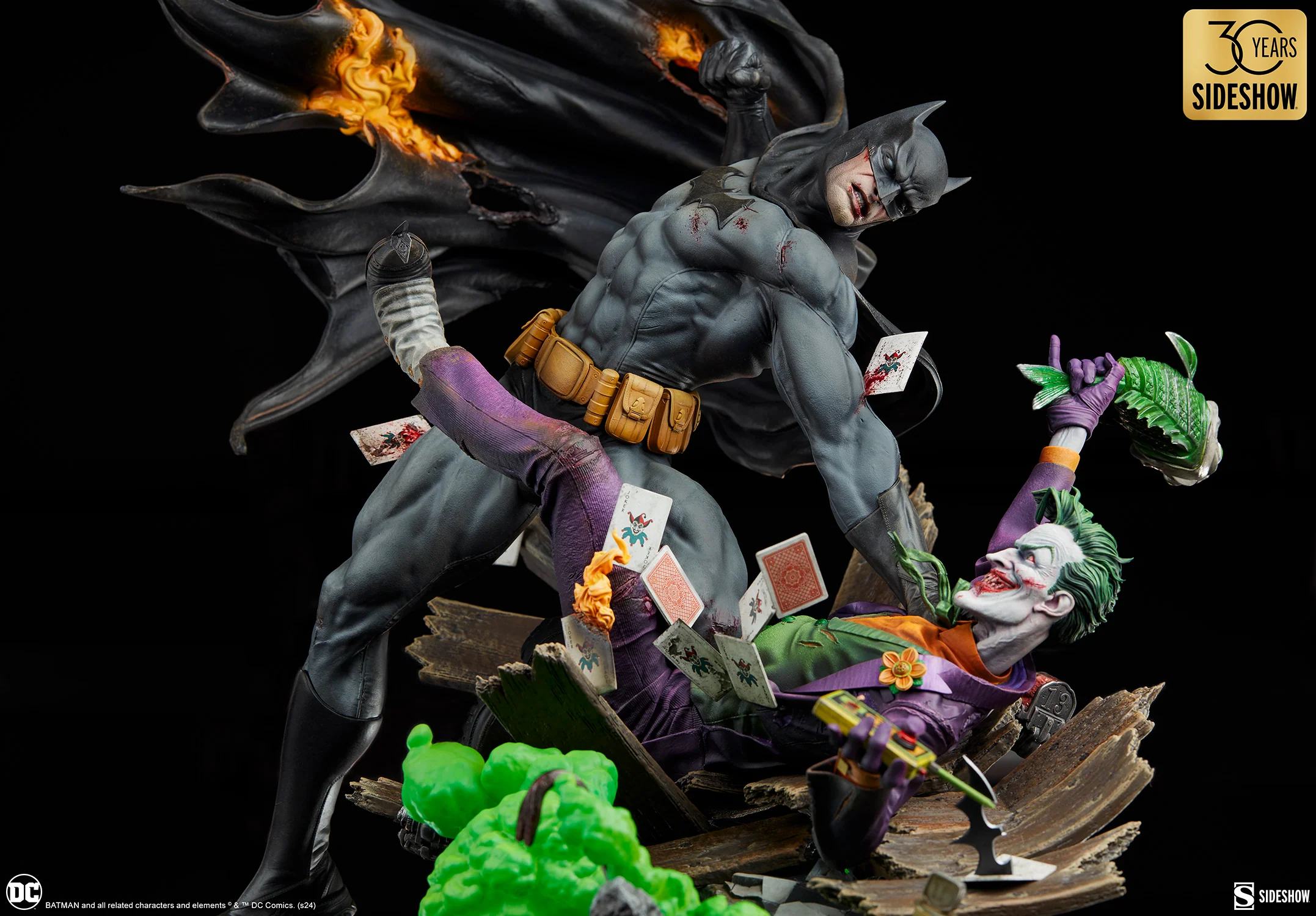 Batman vs The Joker: Eternal Enemies Premium Format™ Figure (Collector Edition) - Image 14