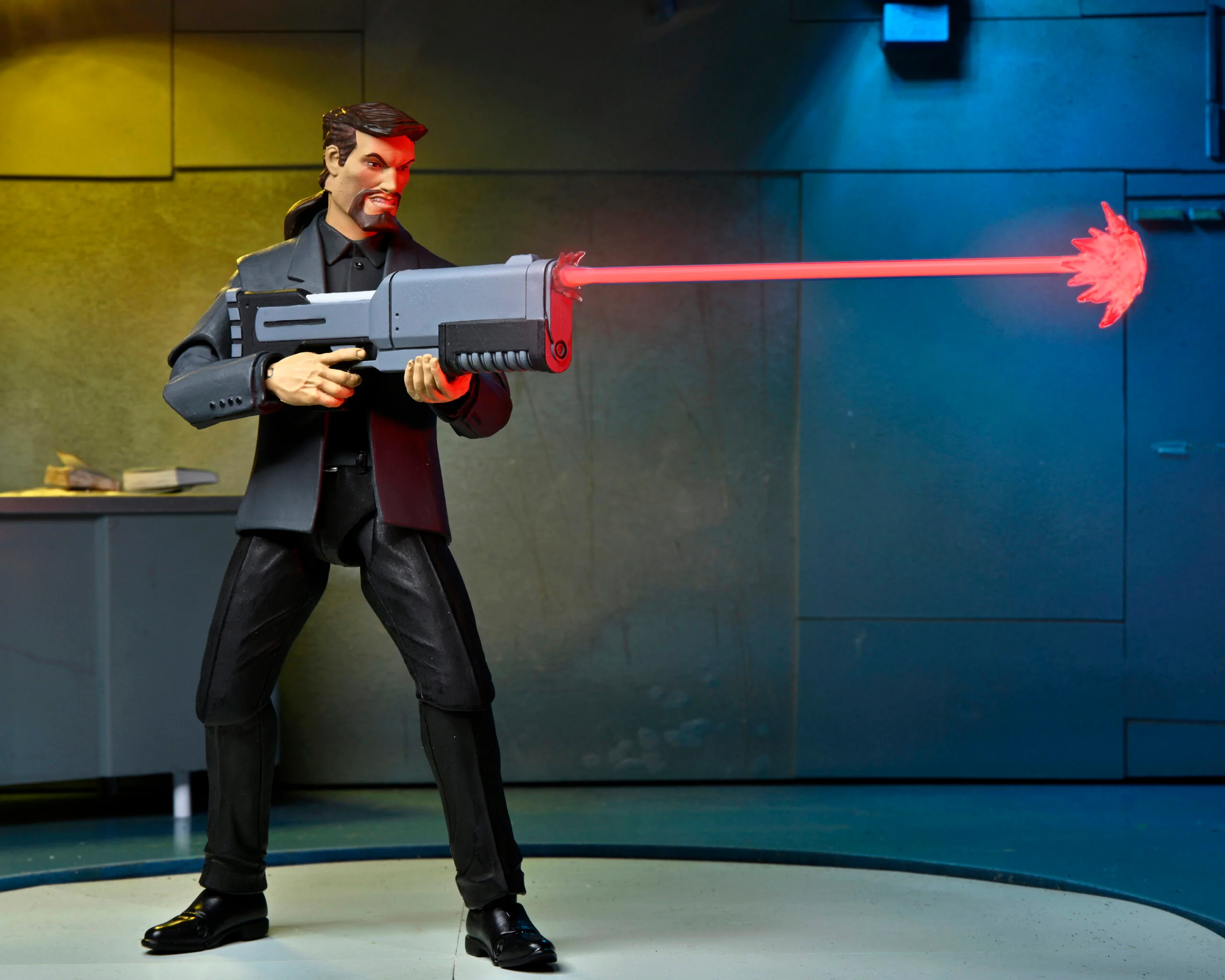 Gargoyles Xanatos Ulimate Action Figure (Includes Demona's closed wings) - Image 10