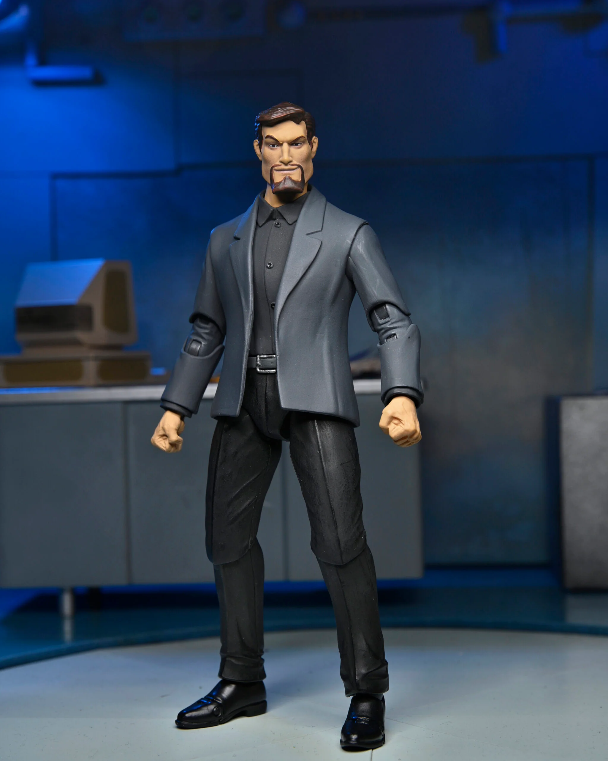 Gargoyles Xanatos Ulimate Action Figure (Includes Demona's closed wings) - Image 5