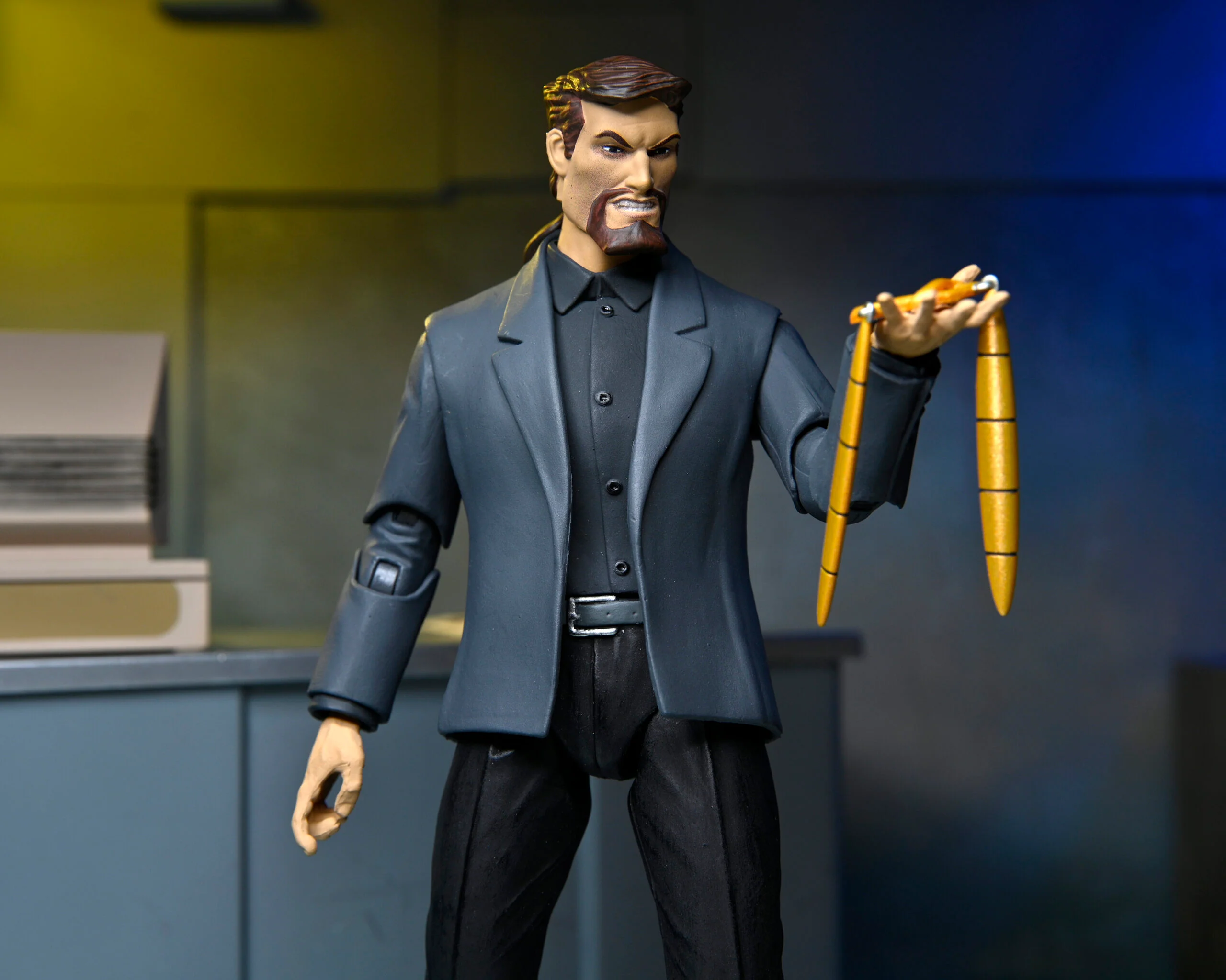 Gargoyles Xanatos Ulimate Action Figure (Includes Demona's closed wings) - Image 9