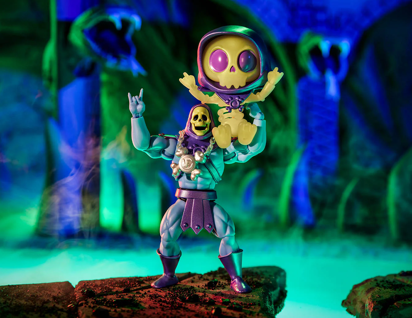 MOTU Skeletor x VeeFriends Skilled Skeleton 2-Pack - Image 4