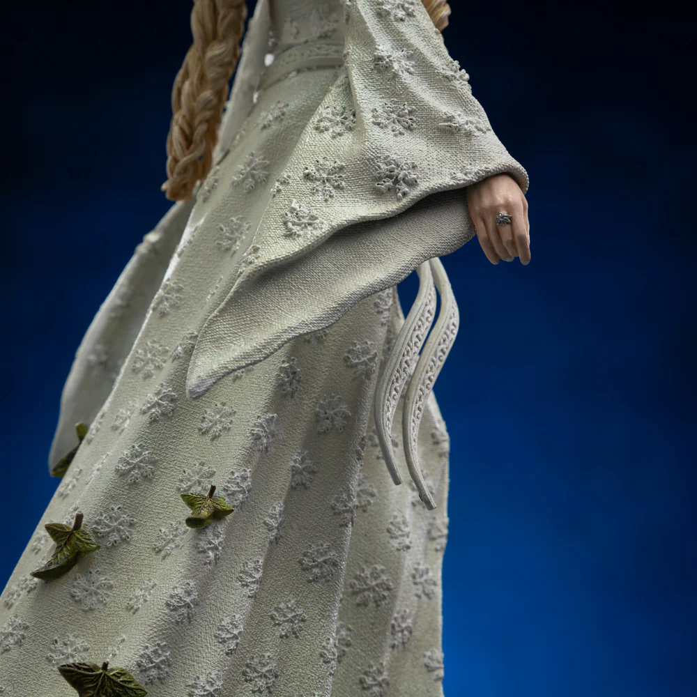 [PRE-ORDER]  Galadriel 1:10 Scale Statue - Image 9