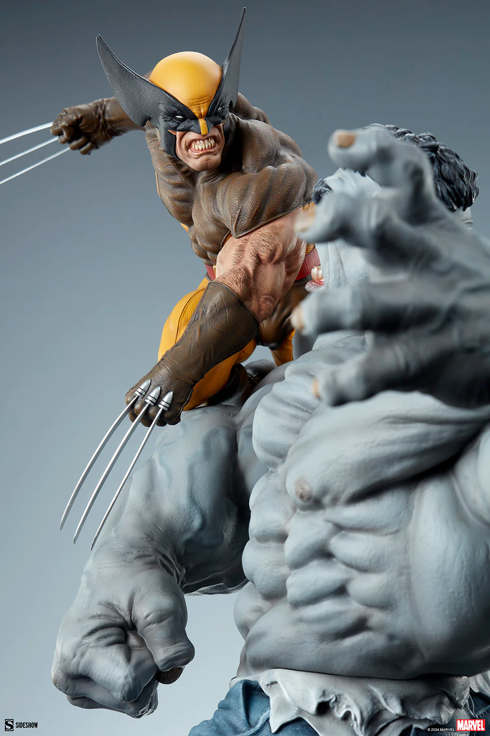 [PREORDER] Grey Hulk vs Wolverine Maquette - Image 11