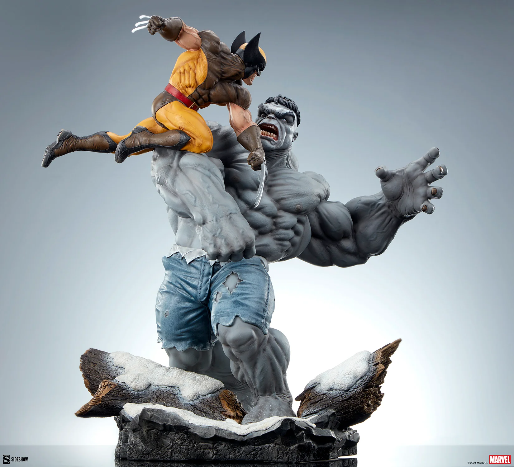 [PREORDER] Grey Hulk vs Wolverine Maquette - Image 8