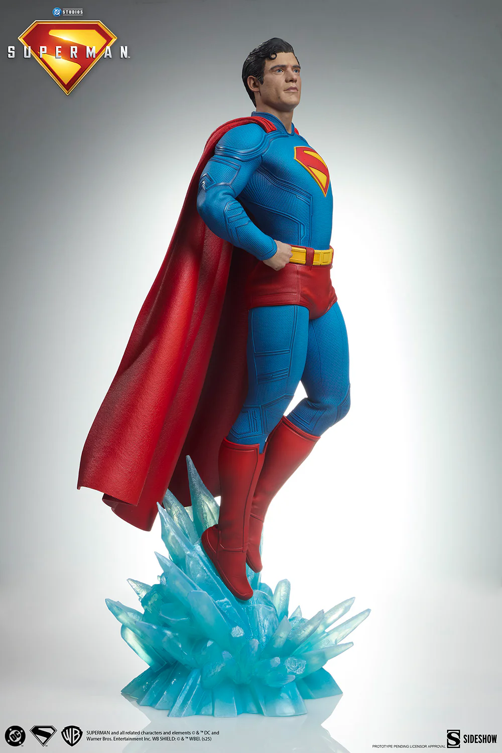 [PREORDER] Superman™ Premium Format™ Figure - Image 12