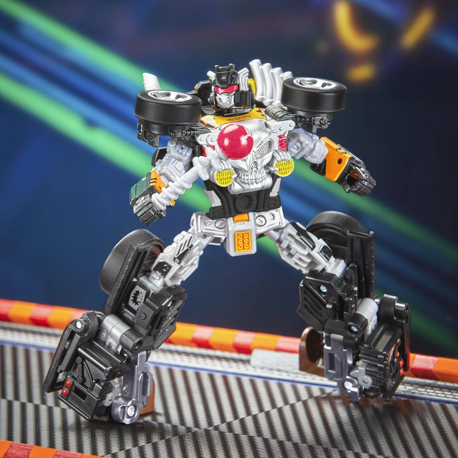 Transformers Collaborative Hot Wheels x Transformers Bone Shaker | Action Figures | Hasbro - Image 2