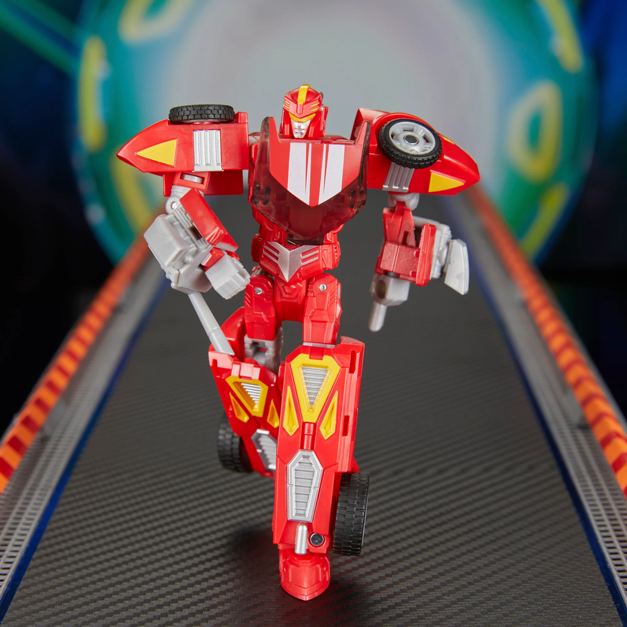 Transformers Collaborative Hot Wheels(R) x Transformers Twin Mill | Action Figure | Hasbro - Image 3