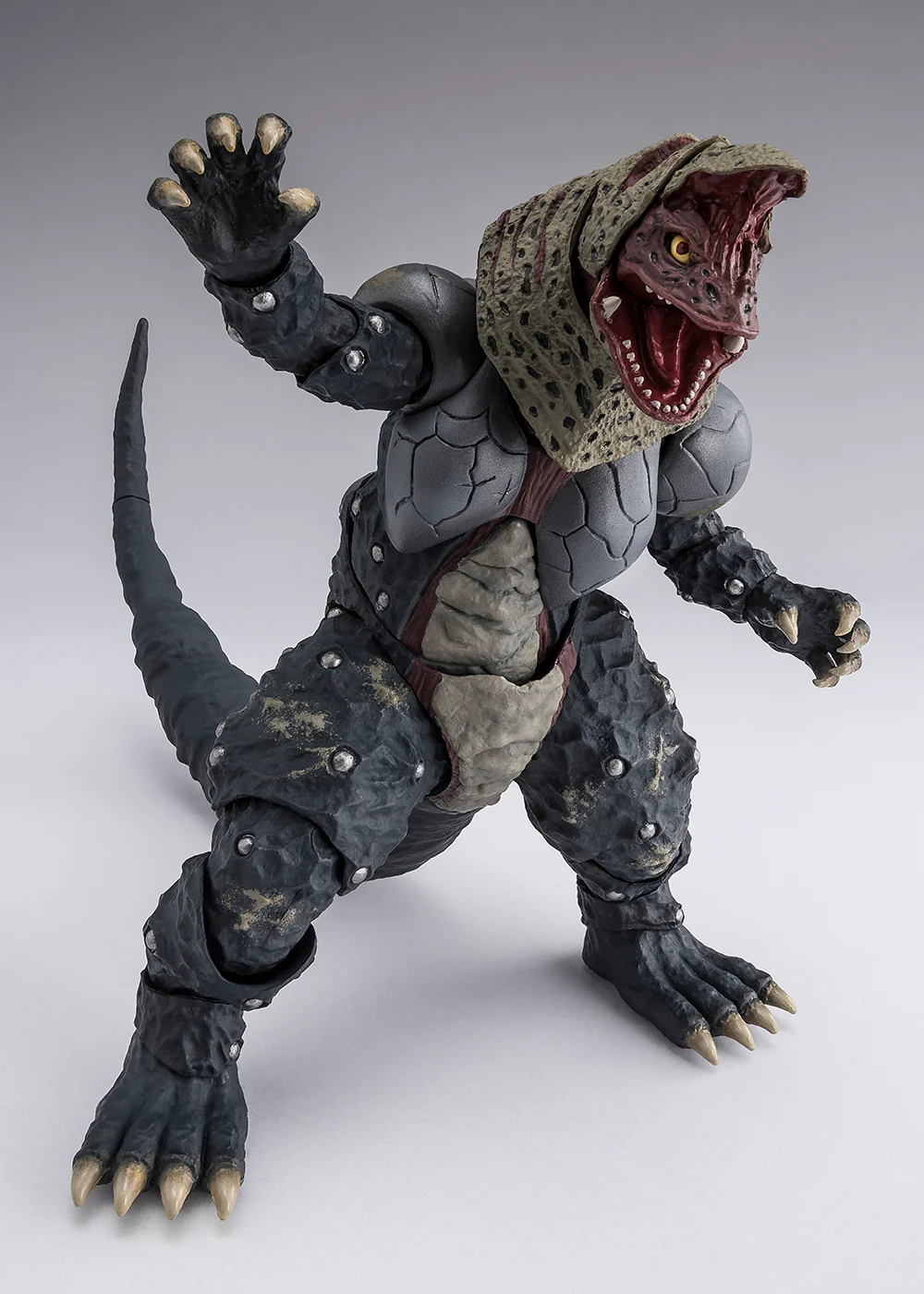 [PREORDER] Ultraman Golza 30th Anniversary Edition | Tamashii Nations | S.H.Figuarts - Image 5